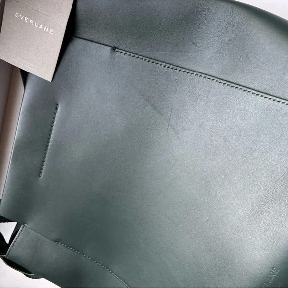 NWT Everlane The Form Shoulder Bag - Picture 9 of 13